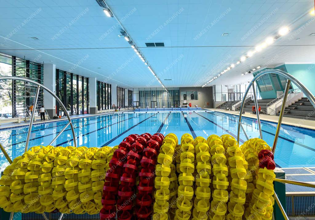 Sport - Dunaújváros - Fabó Éva sportuszoda felújítása