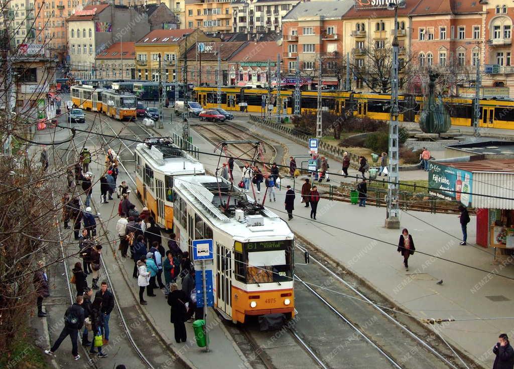 Budapest - Városkép - Tömegközlekedés 
