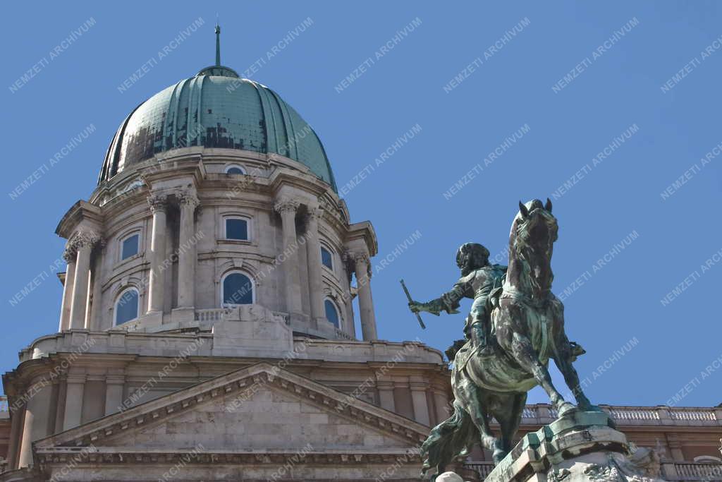Műalkotás - Budapest - Savoyai Jenő herceg lovasszobra