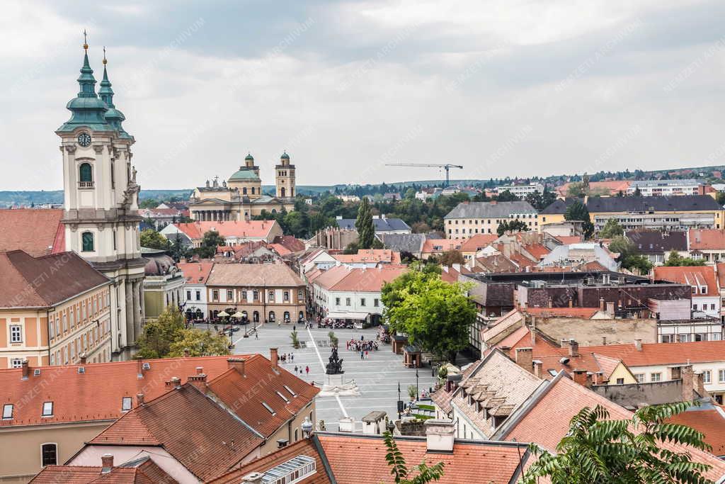 Városkép - Eger - Dobó István tér