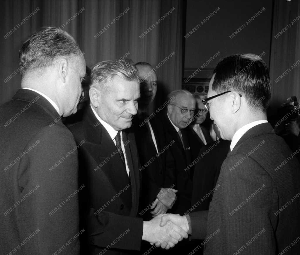 Külkapcsolat - A diplomáciai képviseletek vezetői az Elnöki Tanácsnál
