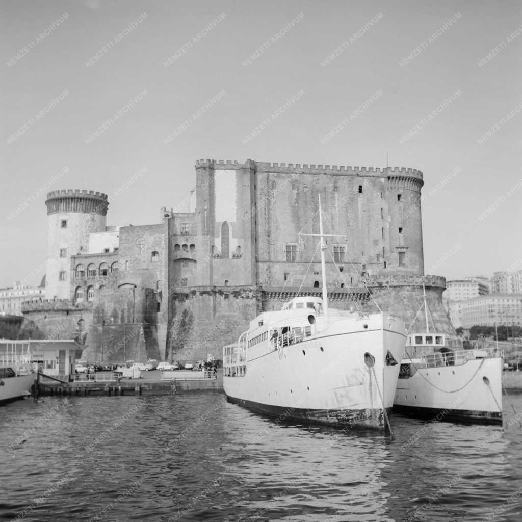 Városkép - Nápoly - Kikötő