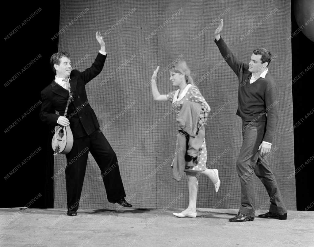 Kultúra - Szegedi Nemzeti Színház - Viktor Rozov: Úton