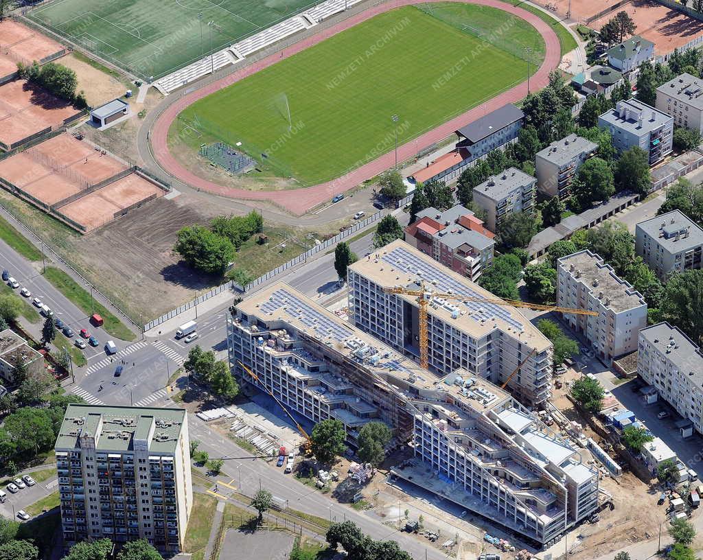 Építőipar - Debrecen - Dóczy Lakópark építése