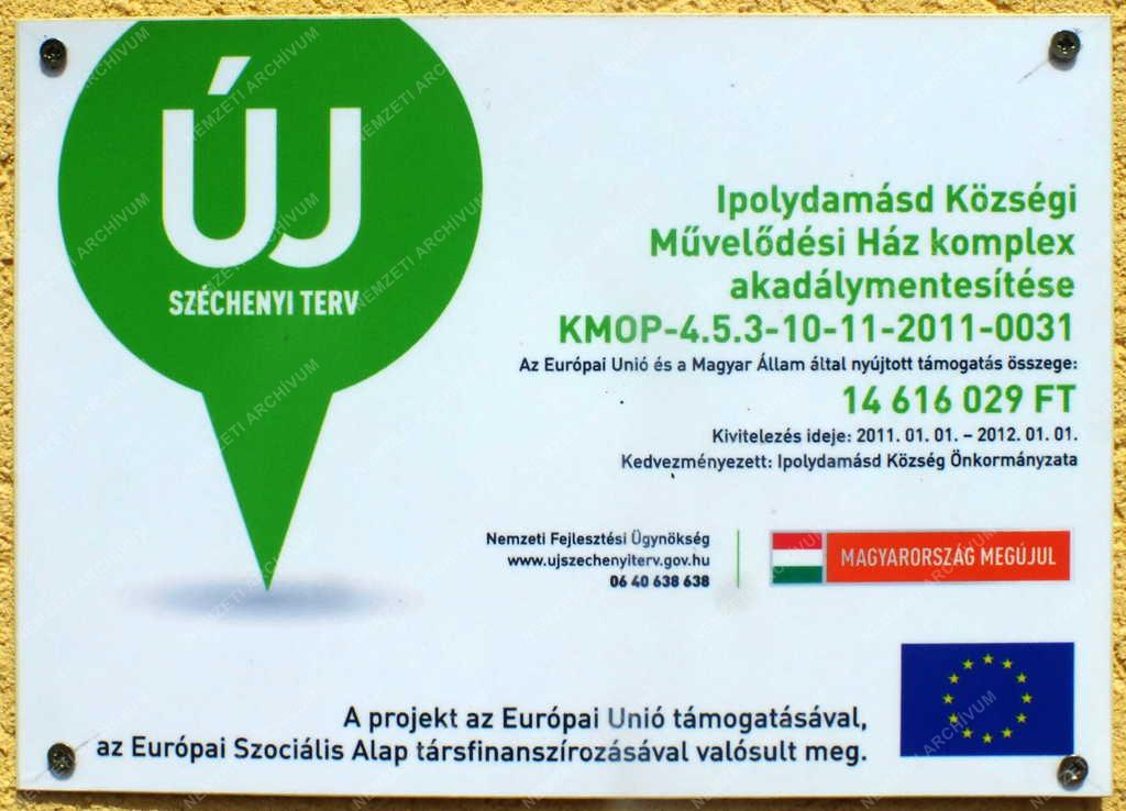 Tárgy  - Ipolydamásd - Hirdetőtábla