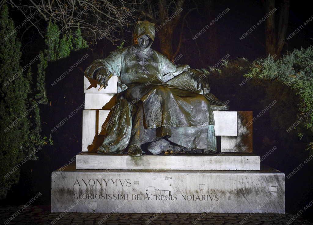 Városkép - Budapest - Anonymus szobra 