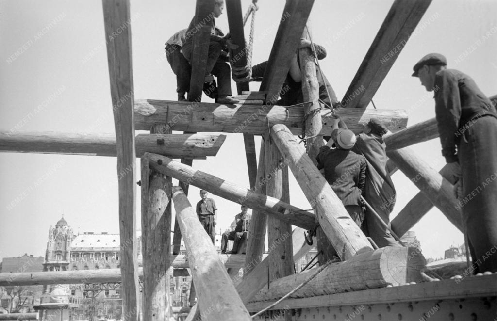 Építőipar - A Lánchíd újjáépítése