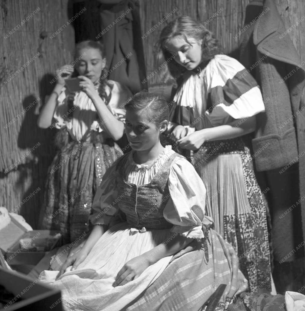 Kultúra - Jubileum - A Magyar Néphadsereg Művészegyüttese