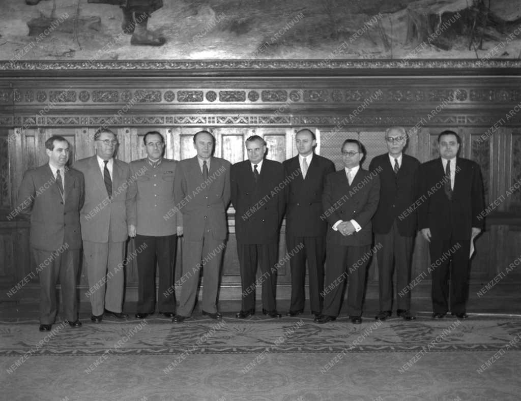 Belpolitika - A Kádár-kormány tagjai