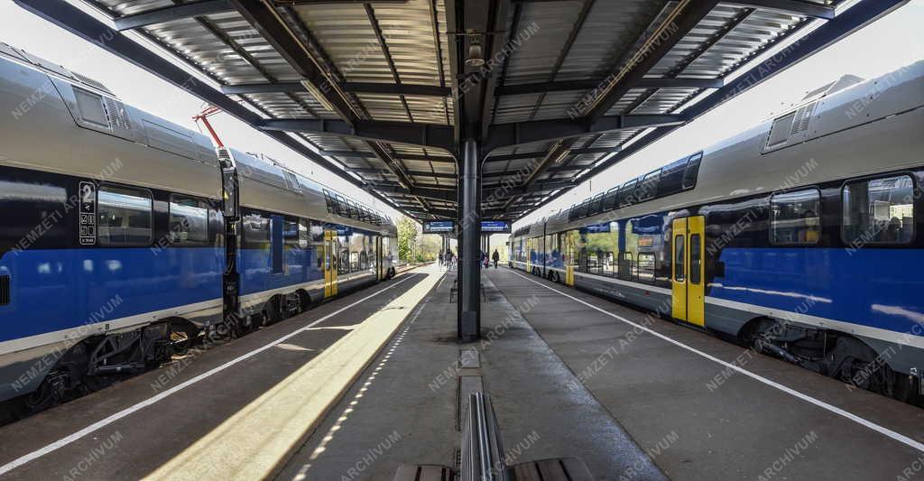 Közlekedés - MÁV - Stadler KISS emeletes motorvonat