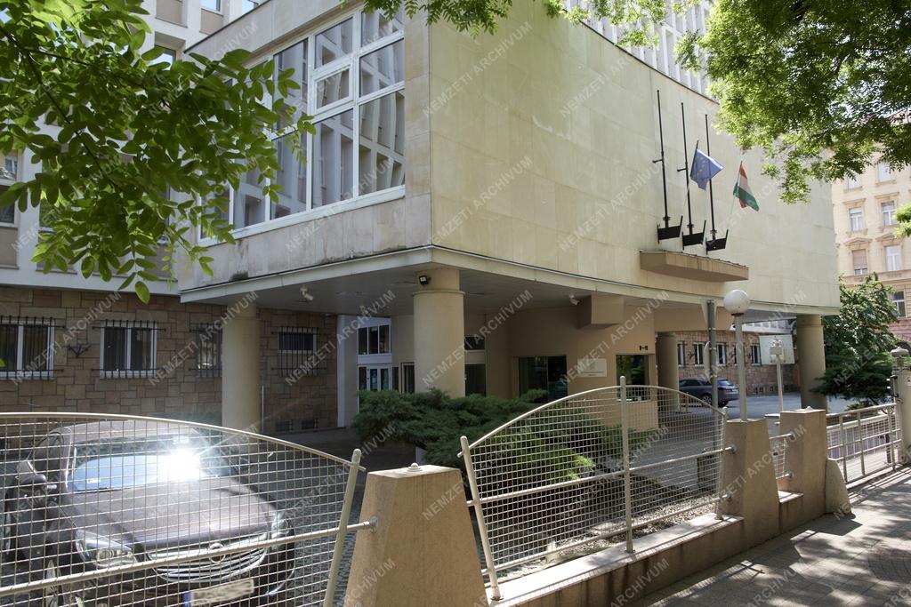Közigazgatás - Budapest - Alapvető Jogok Biztosának Hivatala