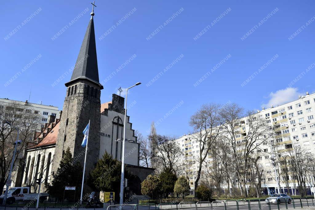Egyház - Budapest - Óbudai Evangélikus Egyházközség temploma
