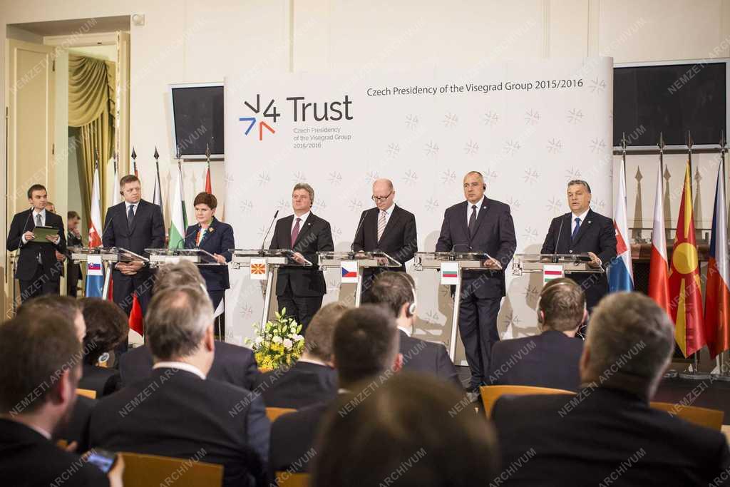 V4-csúcs - Orbán Viktor a rendkívüli kormányfői találkozón