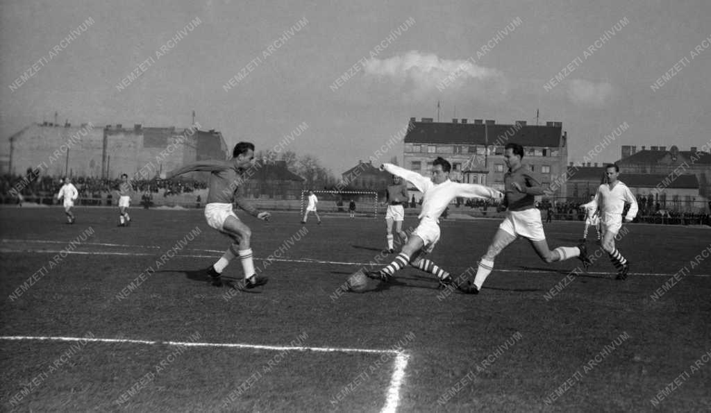 Sport - Labdarúgás - Bp. Vörös Lobogó – Győri Vasas