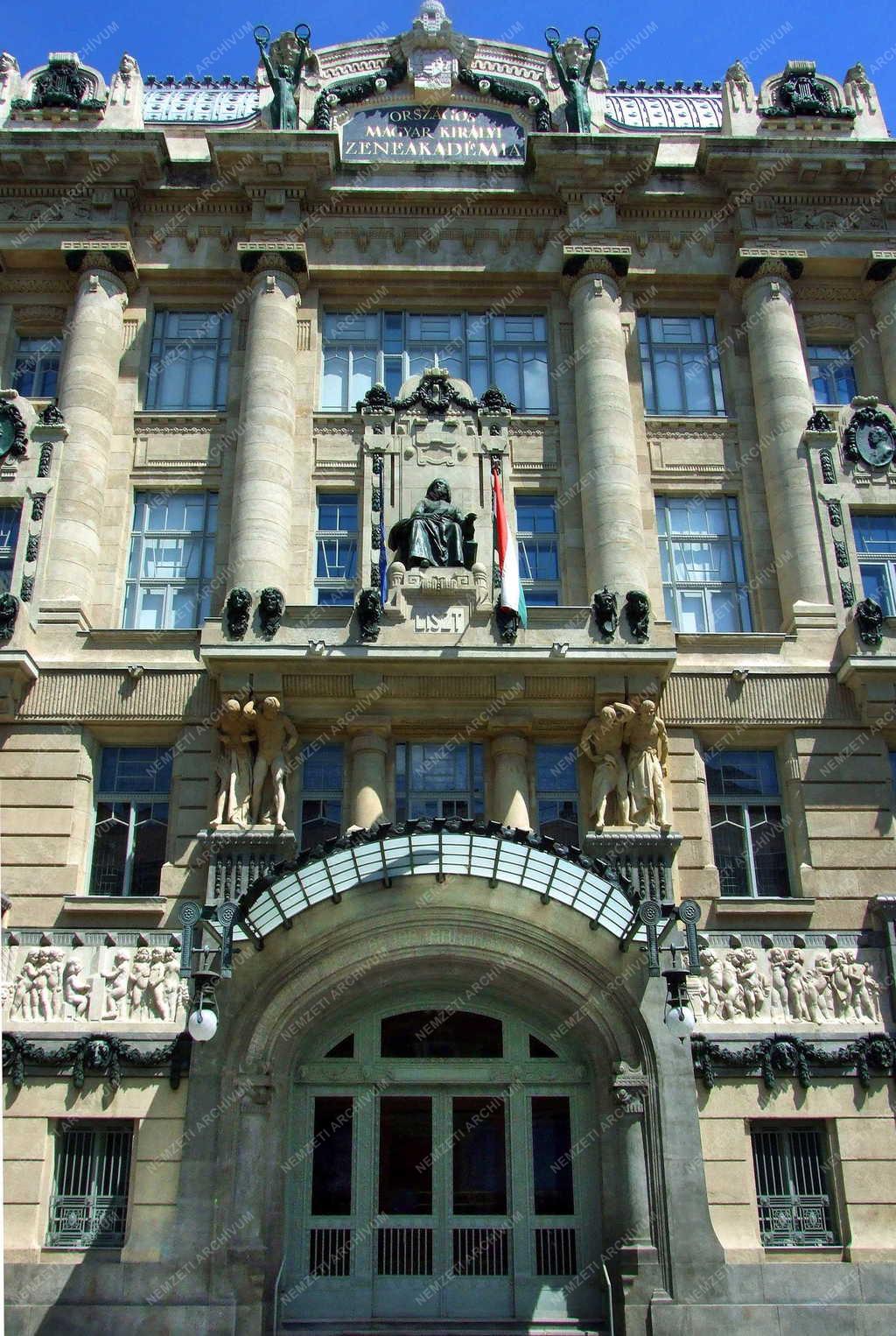 A Liszt Ferenc Zeneművészeti Egyetem épülete