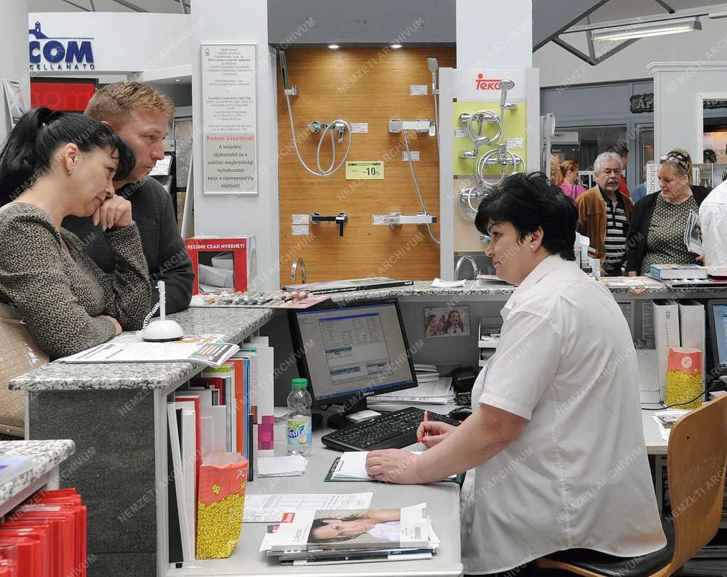 Építőipar - Debrecen - Élénkülő kereslet az építőanyag telepen