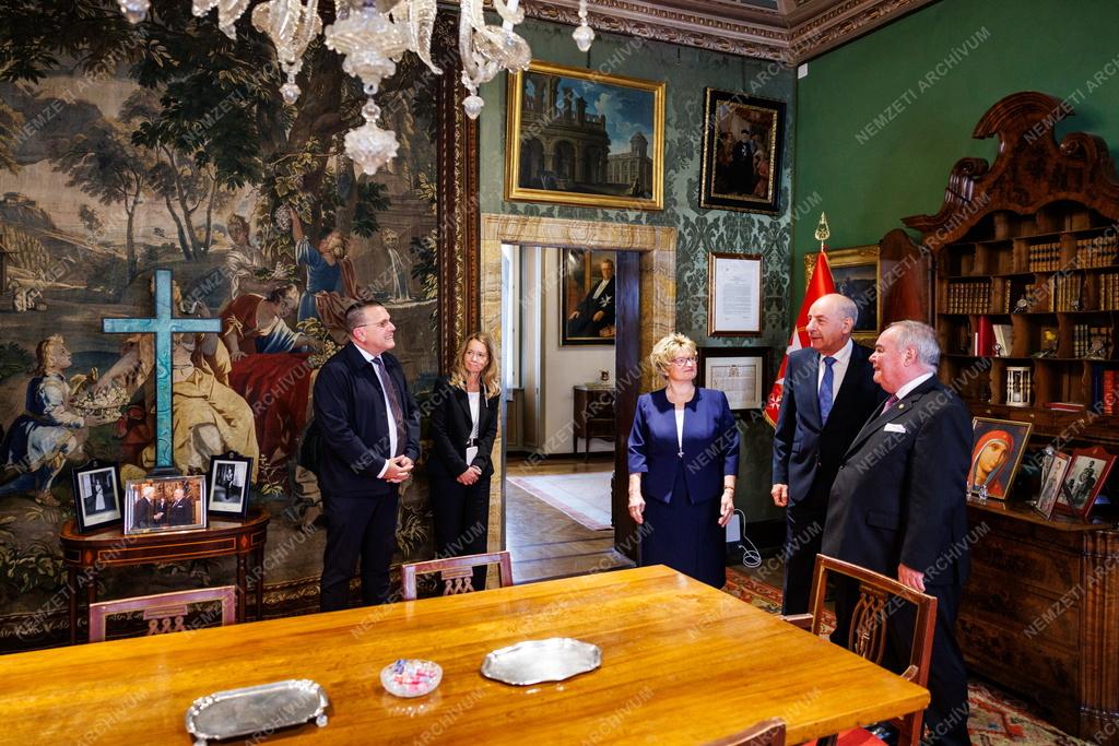Sulyok Tamás Fra John Dunlappal, a Szuverén Máltai Lovagrend nagymesterével találkozott