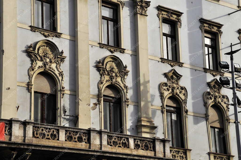 Müemlékvédelem - Budapest - Felújításra vár a Heinrich-udvar