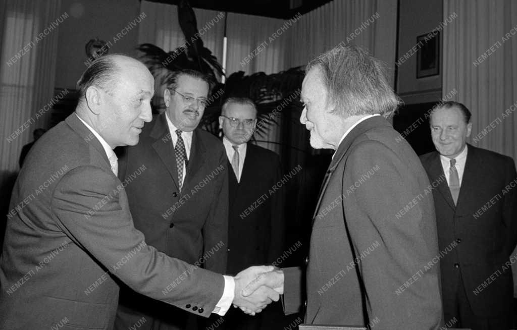 Kitüntetés - Kodály Zoltán 80 éves