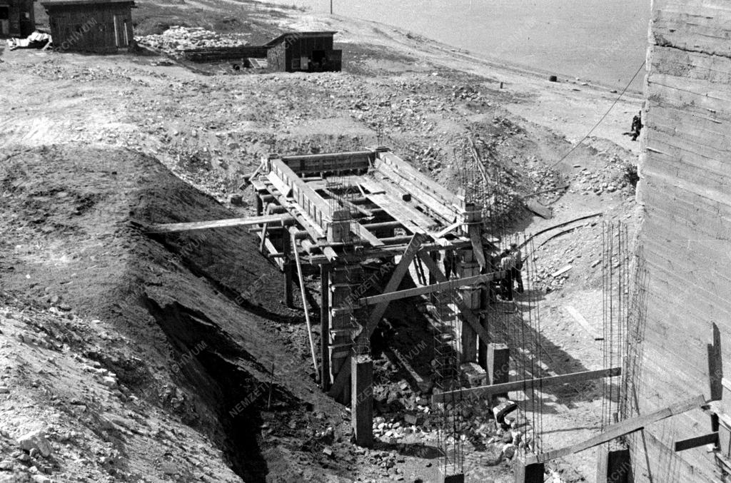 Újjáépítés - Az Árpád híd építése