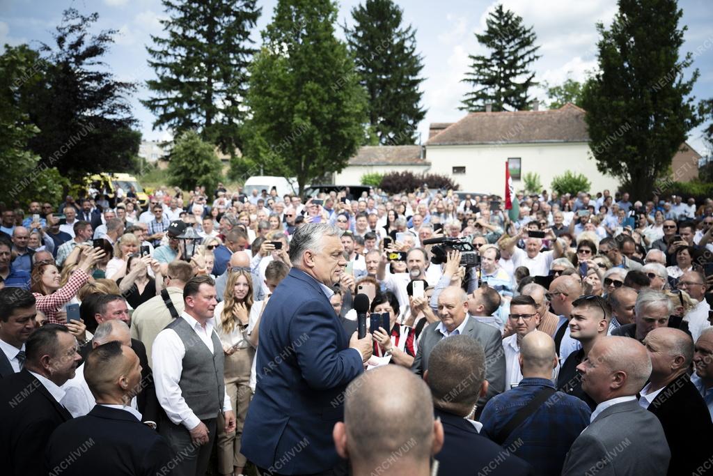 Voks 24 - Orbán Viktor országjáró kampánykörútja