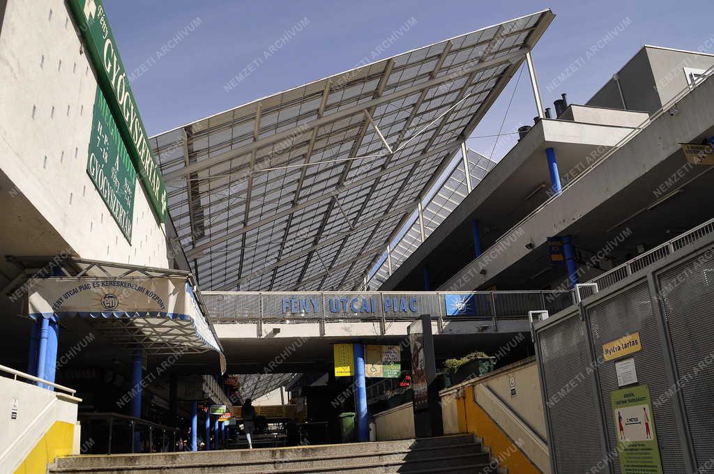 Kereskedelem - Budapest - Fény utcai piac 