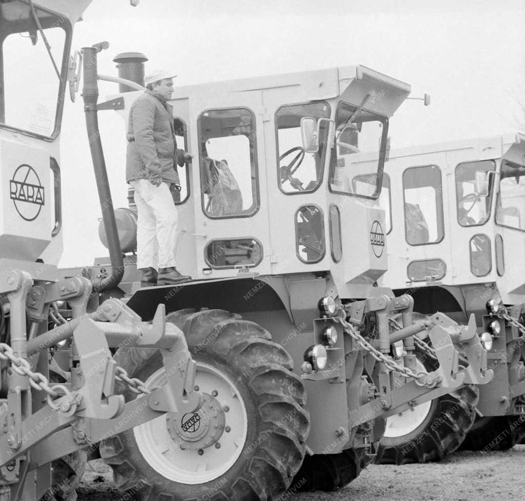 Ipar - Bemutatták a Rába 180-as traktorokat