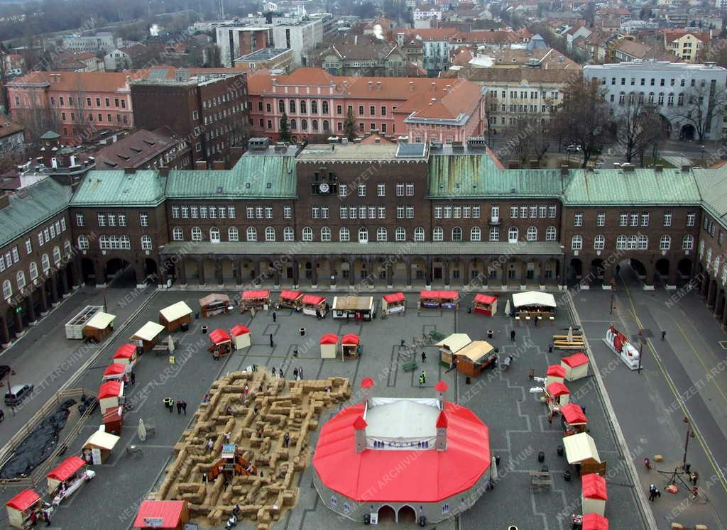Kereskedelem - Szeged - Karácsonyi vásár a Dóm téren
