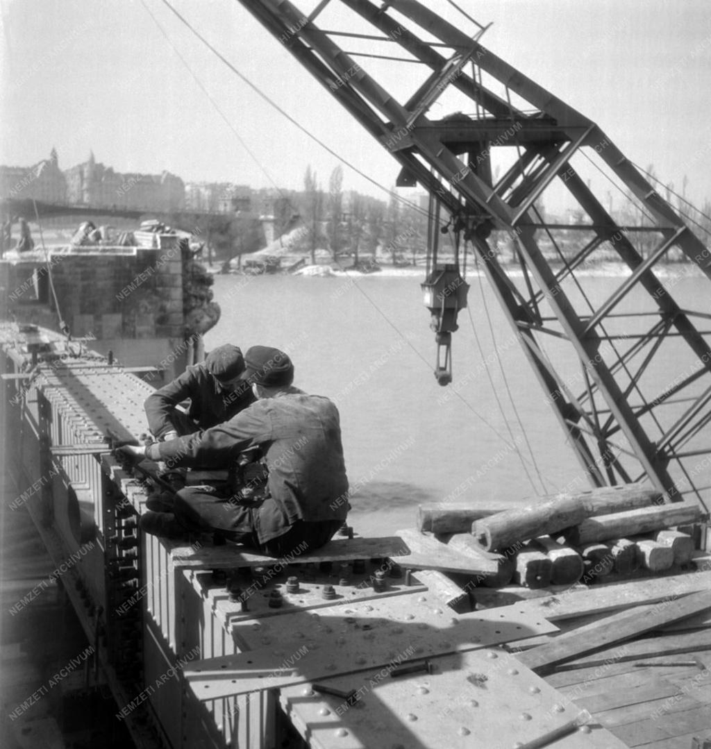 Építőipar - Újjáépül a Margit híd