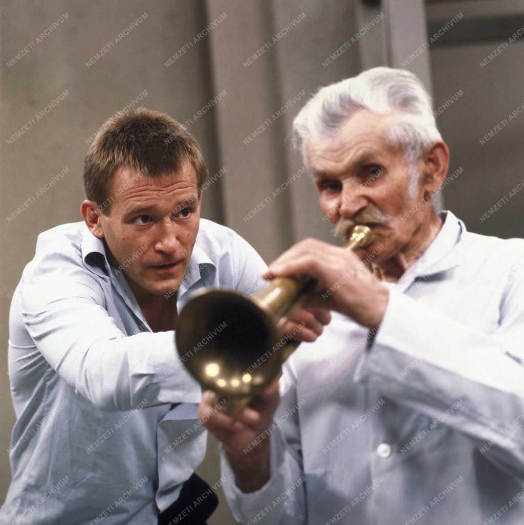 Kultúra - Film - Tüzet viszek című tv-film forgatása