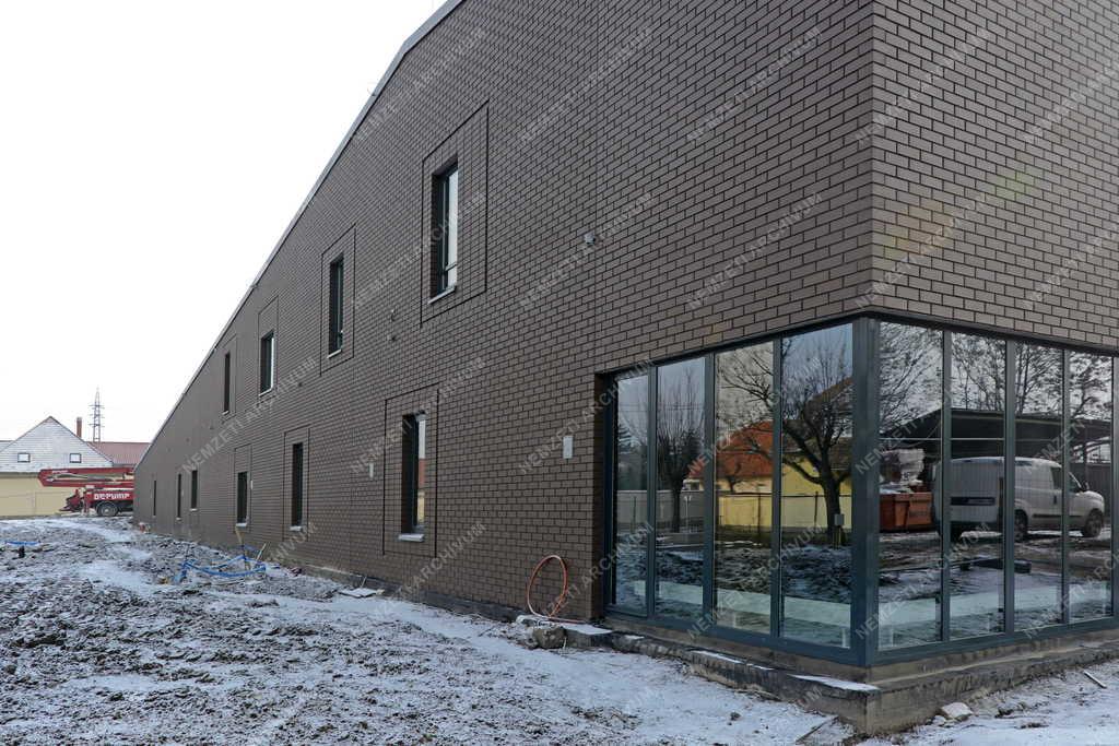 Építőipar - Vác - Megújul a váci vasútállomás