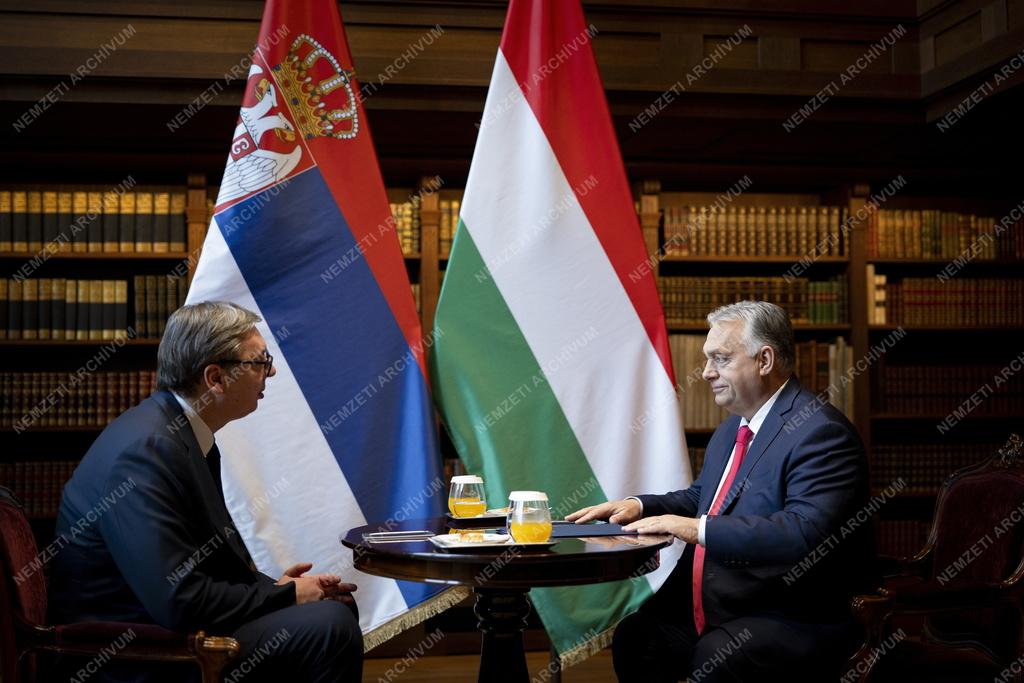 Orbán Viktor a szerb elnökkel tárgyalt