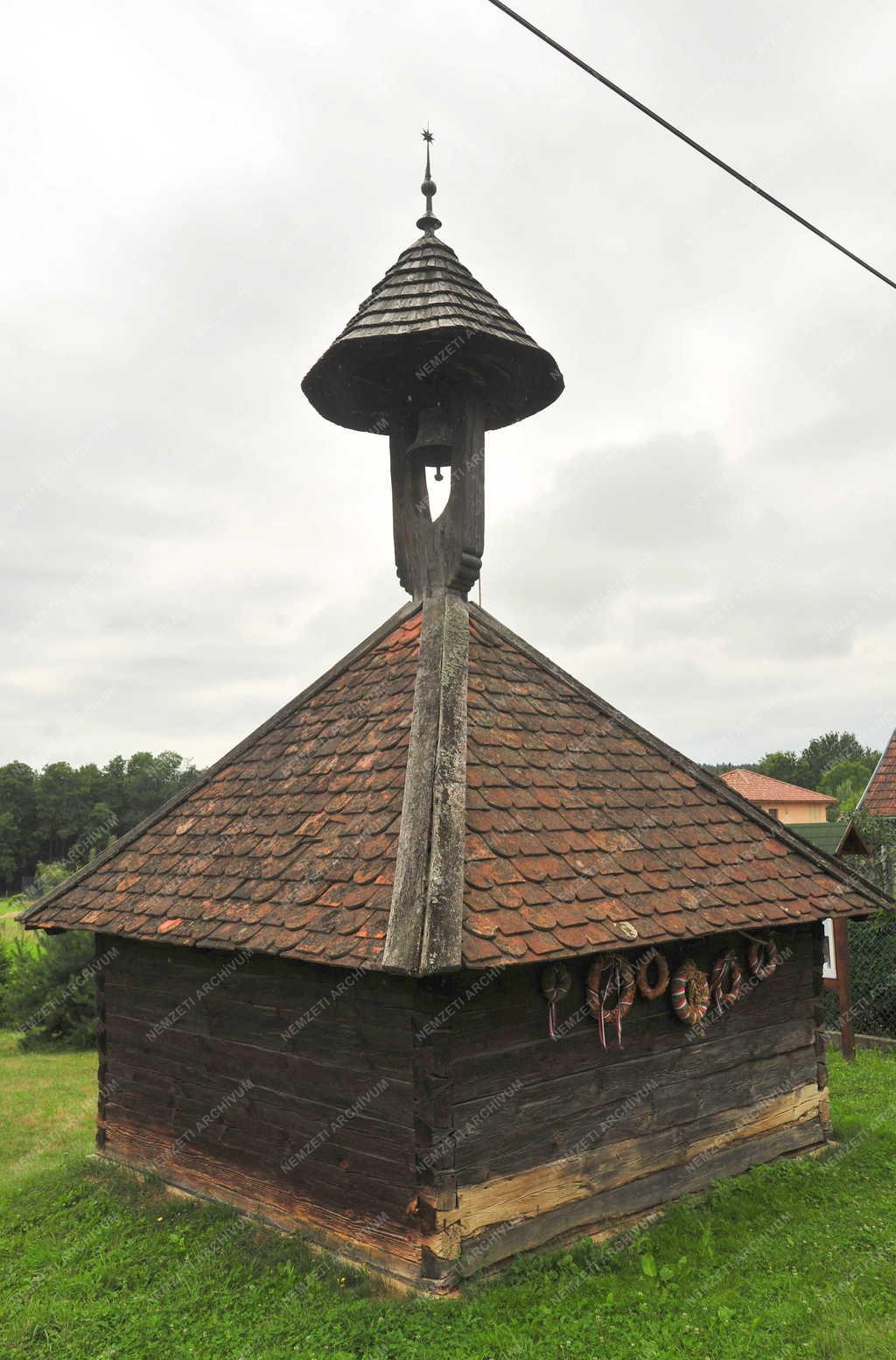 Műemlék - Kercaszomor - Harangláb