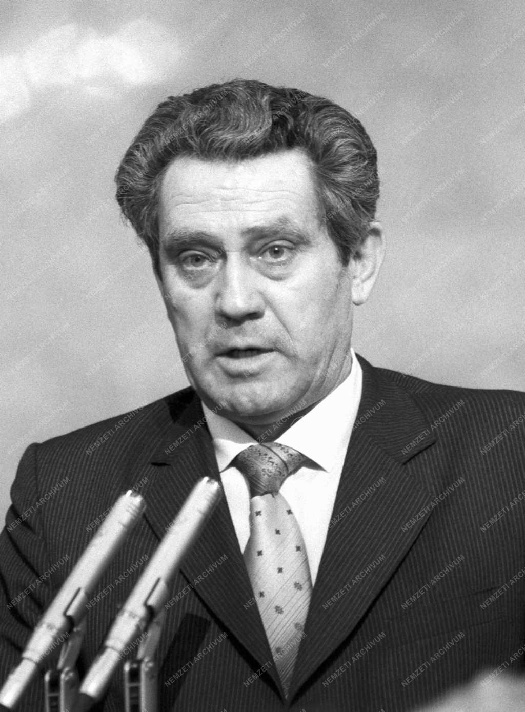 Belpolitika - Parlamenti ülés