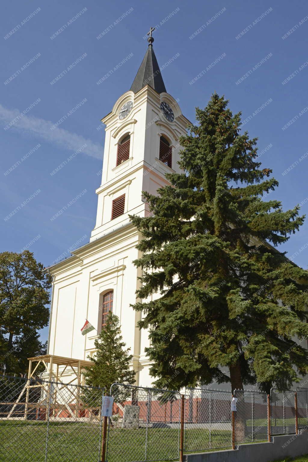 Kemence - Római katolikus templom