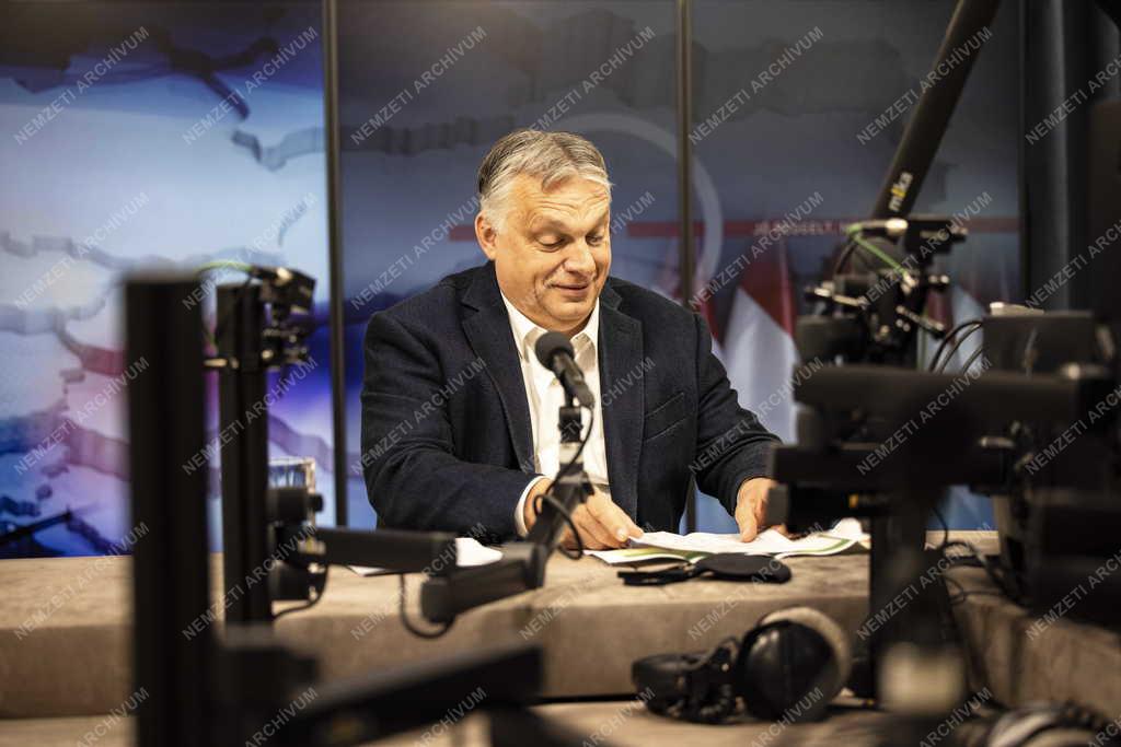 Miniszterelnöki interjú a Kossuth rádióban