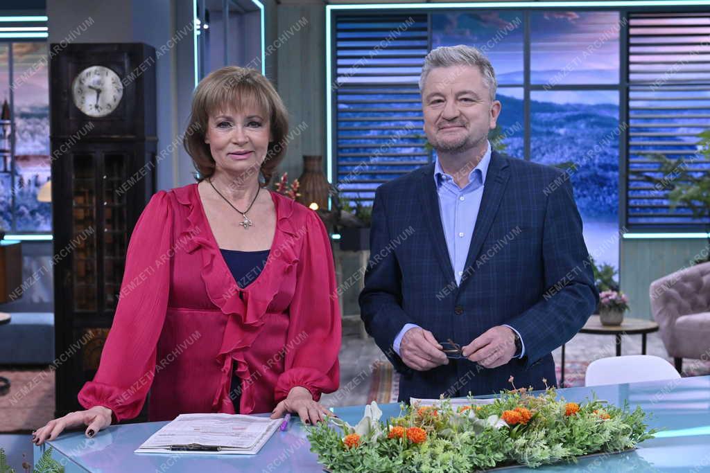 Kultúra - Televízió - Almárium című szolgáltató műsor