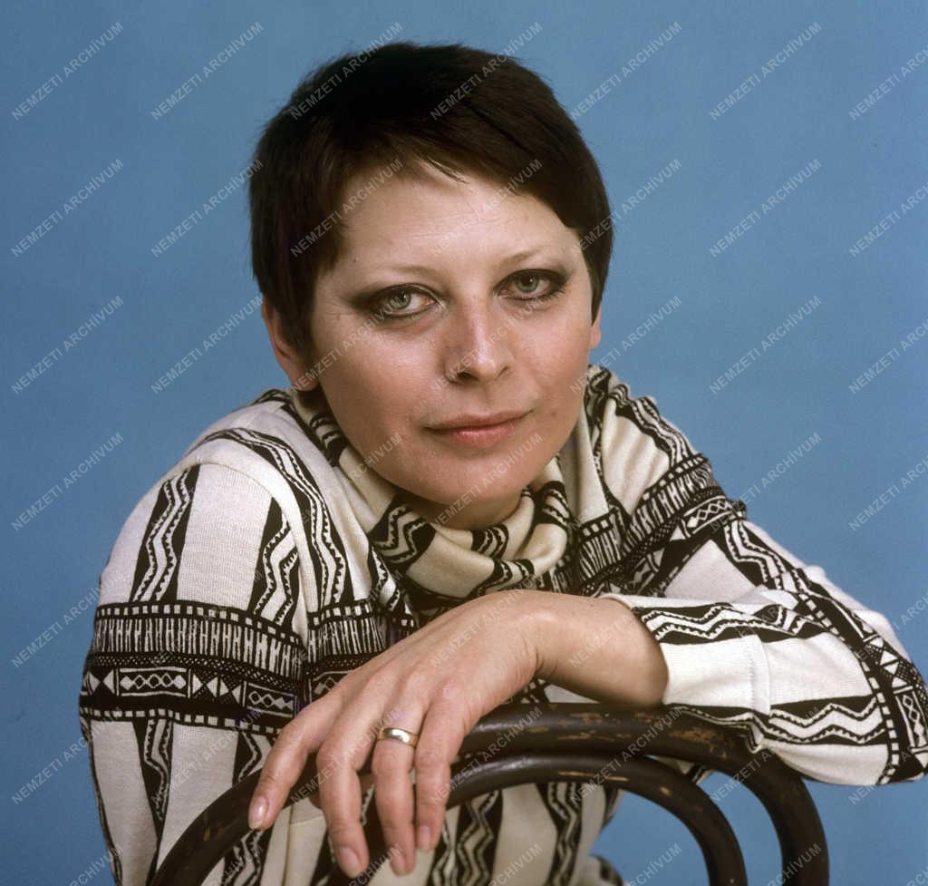 Kultúra - Ronyecz Mária színésznő