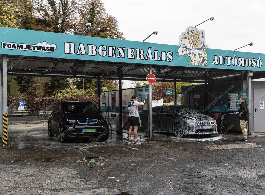Szolgáltatás - Budapest - Habgenerális Autómosó