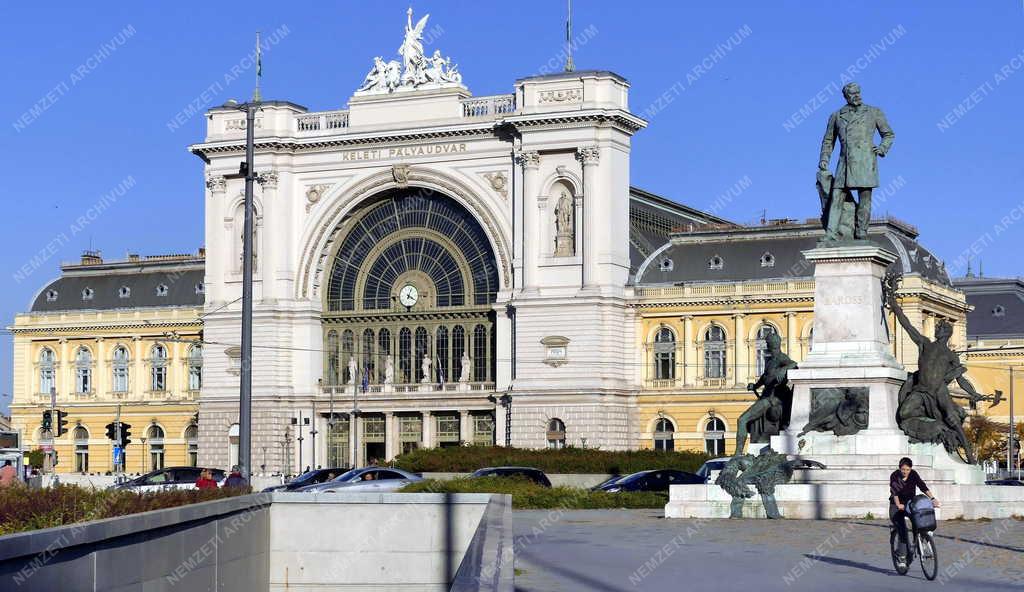 Városkép - Budapest - Keleti pályaudvar a Baross téren