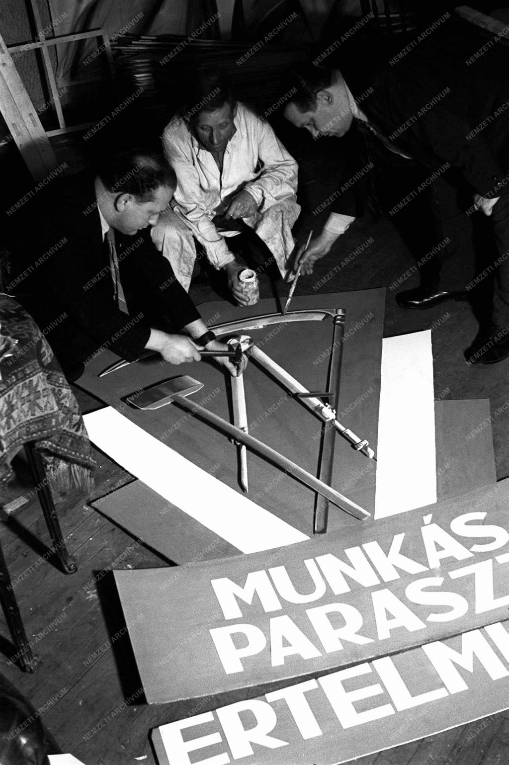 Ünnep - Készülődés Május 1-re  