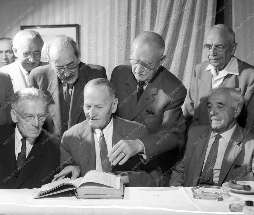 Oktatás - Évforduló - A Csíksomlyói Római Katolikus Gimnázium öregdiákjainak találkozója