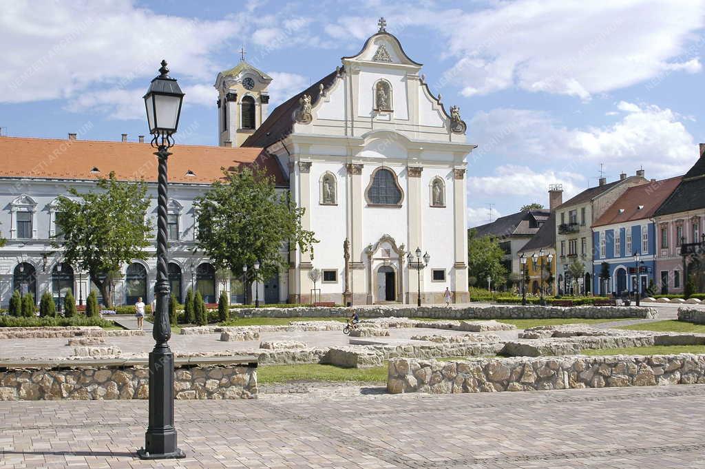 Vác - Főtér - Domonkos templom