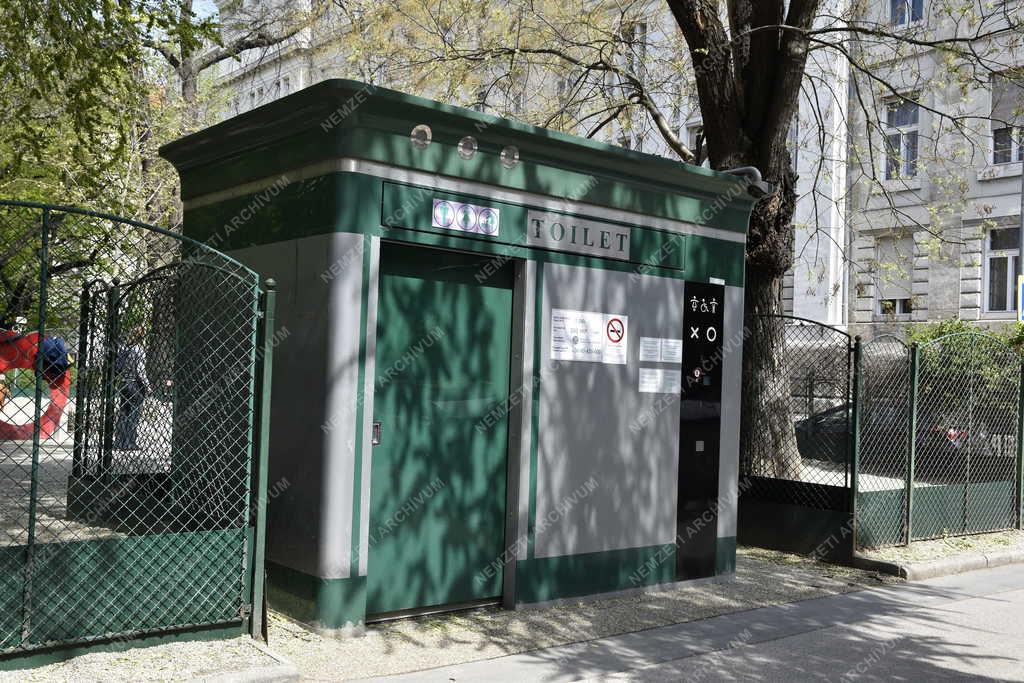 Szolgáltatás - Nyilvános illemhely a budapesti belvárosban