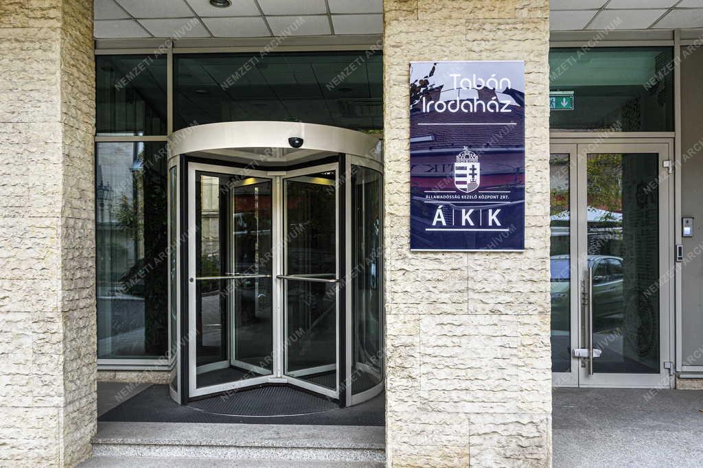 Közigazatás - Budapest - Államadósság kezelő központ