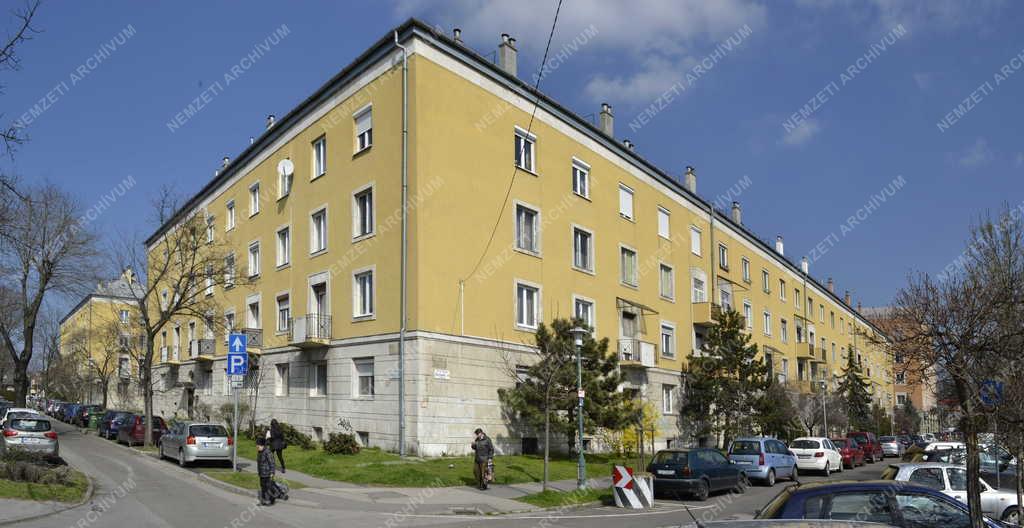 Épület - Budapest - Felújított lakóház