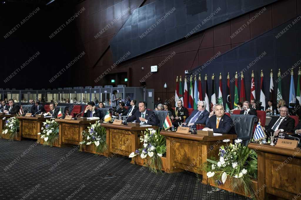Orbán Viktor az EU-Arab Liga csúcson