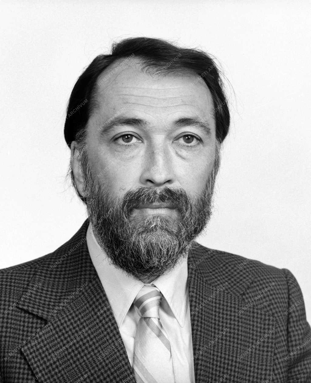 Belpolitika - Parlamenti képviselőjelöltek
