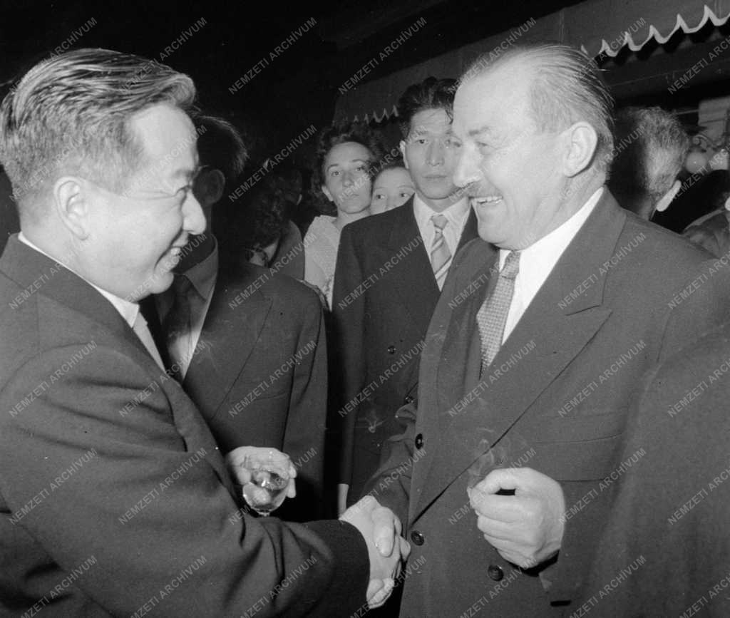 Külkapcsolat - Koreai Népköztársaság felszabadulásának 15. évfordulója 