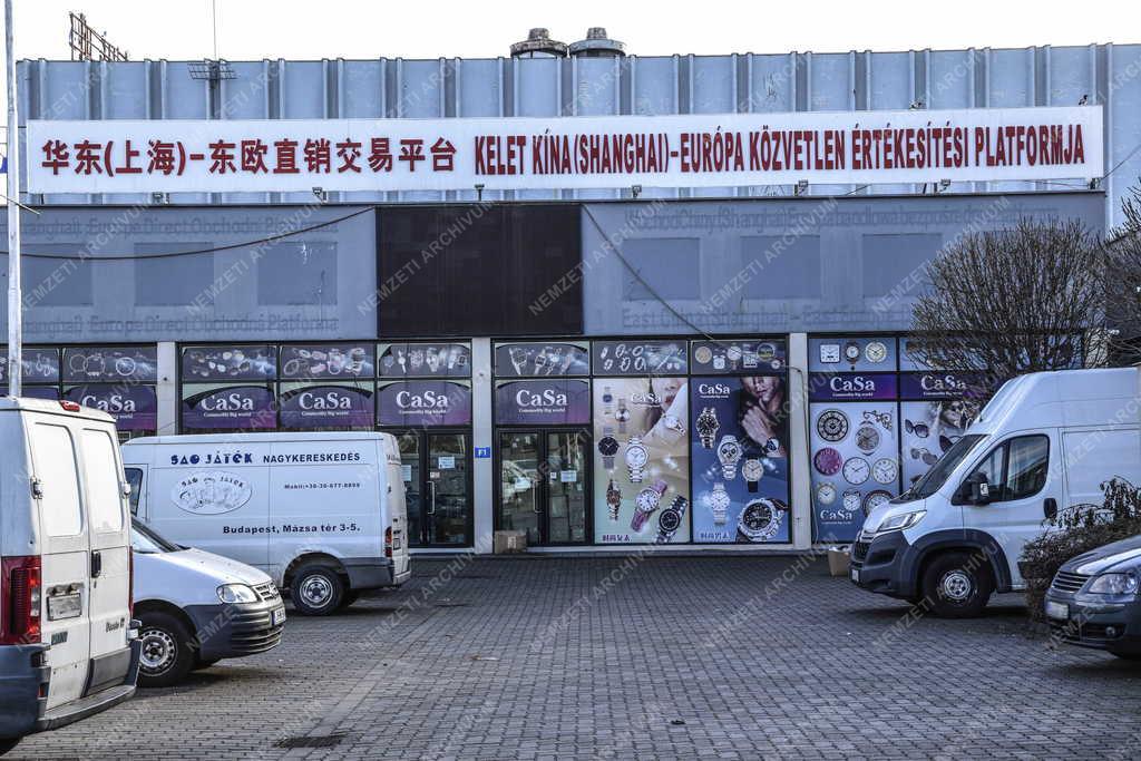 Kereskedelem - Budapest - Monori Center